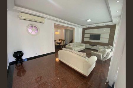 Casa à venda com 4 quartos, 223m² em Portuguesa, Rio de Janeiro