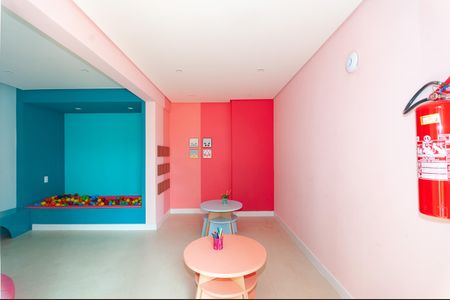 Apartamento para alugar com 37m², 1 quarto e sem vaga Apartamento para alugar com 37m², 1 quarto e sem vagaÁrea Comum - Brinquedoteca