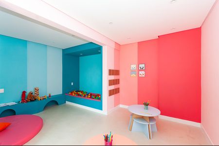 Apartamento para alugar com 37m², 1 quarto e sem vaga Apartamento para alugar com 37m², 1 quarto e sem vagaÁrea Comum - Brinquedoteca