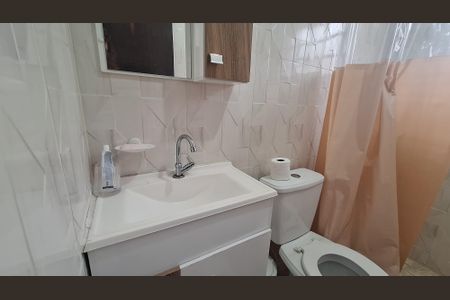 Casa para alugar com 120m², 2 quartos e 2 vagas Casa para alugar com 120m², 2 quartos e 2 vagasBanheiro Social