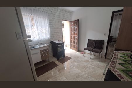 Casa para alugar com 120m², 2 quartos e 2 vagas Casa para alugar com 120m², 2 quartos e 2 vagasCozinha