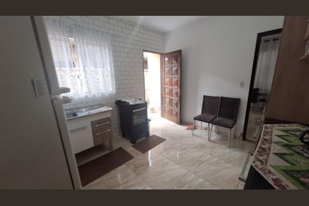 Casa para alugar com 120m², 2 quartos e 2 vagas Casa para alugar com 120m², 2 quartos e 2 vagasCozinha