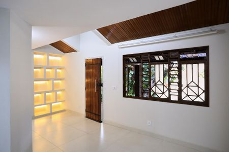Sala de casa para alugar com 3 quartos, 92m² em Santa Efigênia, Belo Horizonte
