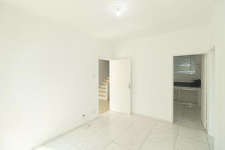 Sala de apartamento para alugar com 2 quartos, 60m² em Inhoaíba, Rio de Janeiro