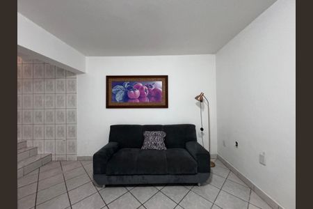 Casa para alugar com 150m², 2 quartos e 2 vagasSala