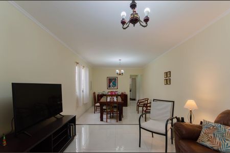 Casa à venda com 176m², 3 quartos e 3 vagas Casa à venda com 176m², 3 quartos e 3 vagasSala