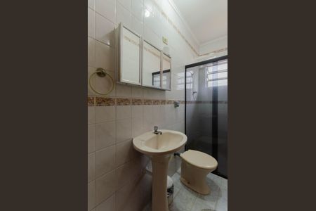 Casa à venda com 176m², 3 quartos e 3 vagas Casa à venda com 176m², 3 quartos e 3 vagasBanheiro Social