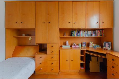 Casa à venda com 176m², 3 quartos e 3 vagas Casa à venda com 176m², 3 quartos e 3 vagasQuarto 2