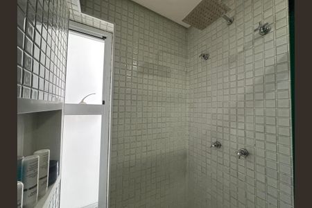 Apartamento para alugar com 70m², 2 quartos e 1 vaga Apartamento para alugar com 70m², 2 quartos e 1 vagaBanheiro da Suíte