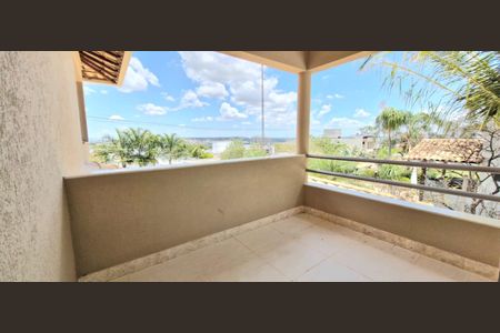 Casa de condomínio à venda com 1000m², 3 quartos e 2 vagas