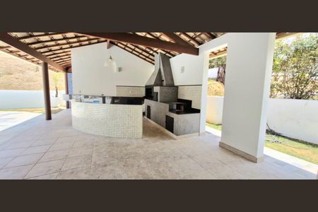 Casa de condomínio à venda com 1000m², 3 quartos e 2 vagas
