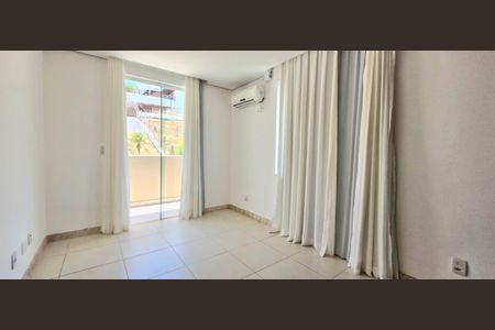 Casa de condomínio à venda com 1000m², 3 quartos e 2 vagas