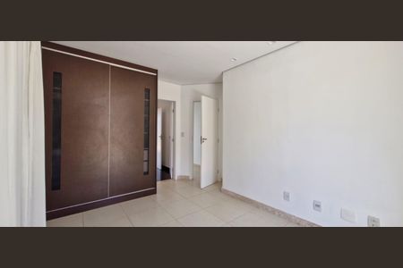 Casa de condomínio à venda com 1000m², 3 quartos e 2 vagas