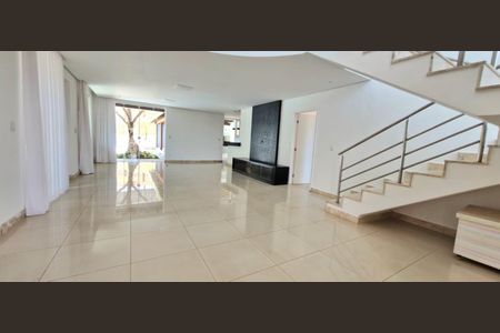 Casa de condomínio à venda com 1000m², 3 quartos e 2 vagas