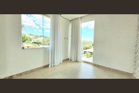 Casa de condomínio à venda com 1000m², 3 quartos e 2 vagas