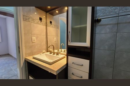 Casa para alugar com 271m², 4 quartos e 3 vagas Casa para alugar com 271m², 4 quartos e 3 vagasBanheiro Social