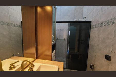 Casa para alugar com 271m², 4 quartos e 3 vagas Casa para alugar com 271m², 4 quartos e 3 vagasBanheiro Social