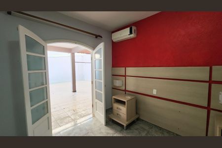 Casa para alugar com 271m², 4 quartos e 3 vagas Casa para alugar com 271m², 4 quartos e 3 vagasSuíte