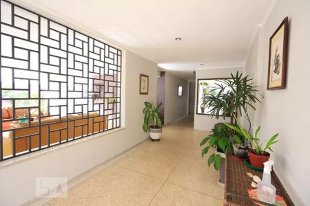 Apartamento para alugar com 52m², 2 quartos e 1 vagaHall social