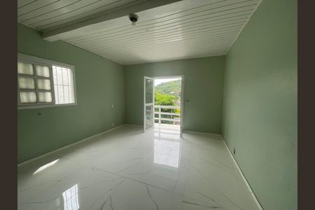 Casa à venda com 106m², 2 quartos e 2 vagas Casa à venda com 106m², 2 quartos e 2 vagasSala 2