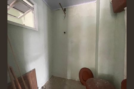 Casa à venda com 106m², 2 quartos e 2 vagas Casa à venda com 106m², 2 quartos e 2 vagasBanheiro de Serviço