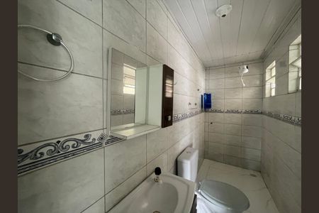 Casa à venda com 106m², 2 quartos e 2 vagas Casa à venda com 106m², 2 quartos e 2 vagasBanheiro Social