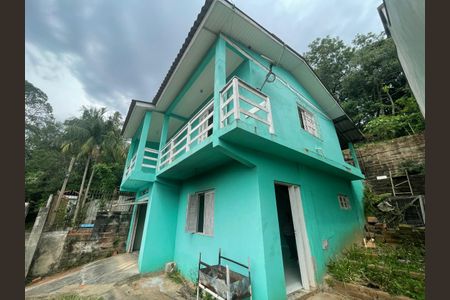 Casa à venda com 106m², 2 quartos e 2 vagas Casa à venda com 106m², 2 quartos e 2 vagasÁrea Externa