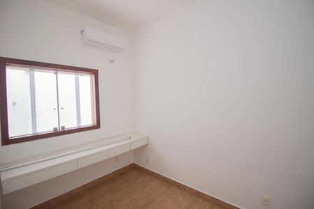 Casa à venda com 180m², 3 quartos e 2 vagasQuarto 2