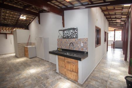 Casa à venda com 180m², 3 quartos e 2 vagasÁrea de Serviço