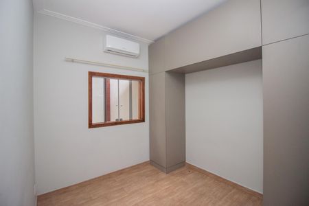 Casa à venda com 180m², 3 quartos e 2 vagasQuarto Suíte