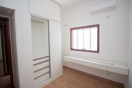 Casa à venda com 180m², 3 quartos e 2 vagasQuarto 2