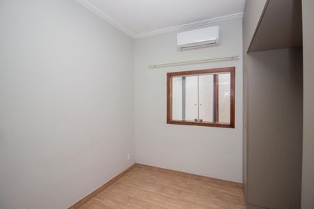 Casa à venda com 180m², 3 quartos e 2 vagasQuarto Suíte