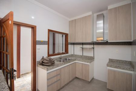 Casa à venda com 180m², 3 quartos e 2 vagasCozinha