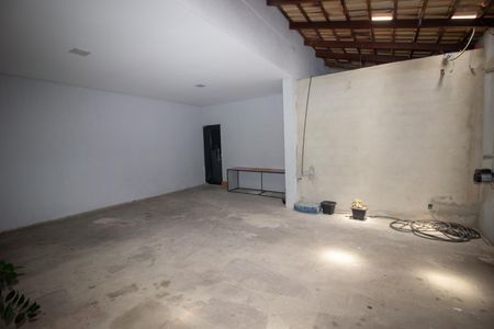 Casa à venda com 180m², 3 quartos e 2 vagasGaragem