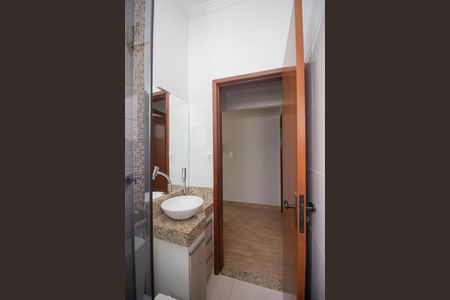 Casa à venda com 180m², 3 quartos e 2 vagasBanheiro Social