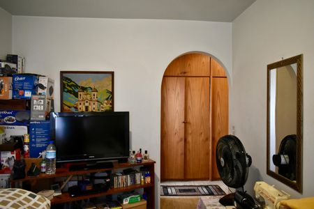 Apartamento à venda com 207m², 4 quartos e 4 vagas Apartamento à venda com 207m², 4 quartos e 4 vagasSuíte