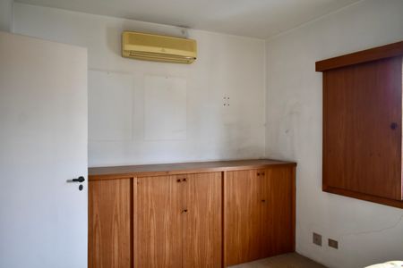 Apartamento à venda com 207m², 4 quartos e 4 vagas Apartamento à venda com 207m², 4 quartos e 4 vagasCobertura Suíte 2