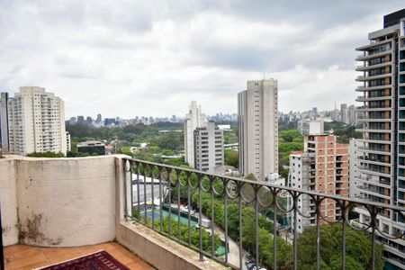 Apartamento à venda com 207m², 4 quartos e 4 vagas Apartamento à venda com 207m², 4 quartos e 4 vagasCobertura varanda
