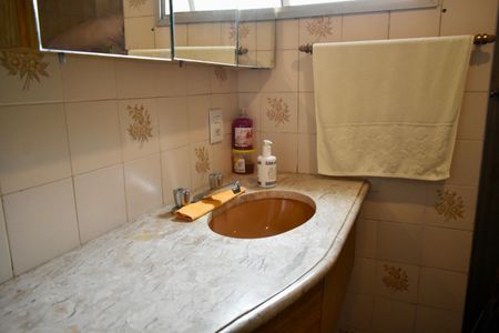 Apartamento à venda com 207m², 4 quartos e 4 vagas Apartamento à venda com 207m², 4 quartos e 4 vagasBanheiro da Suíte