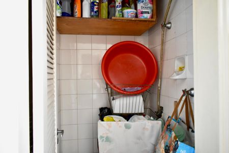 Apartamento à venda com 207m², 4 quartos e 4 vagas Apartamento à venda com 207m², 4 quartos e 4 vagasÁrea de Serviço