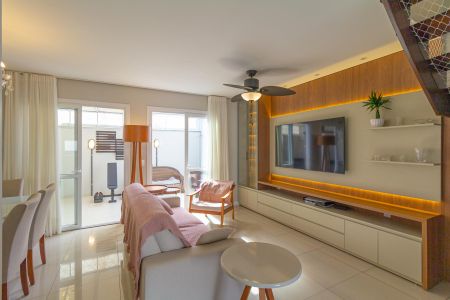 Sala de casa de condomínio à venda com 3 quartos, 160m² em Centro, Canoas