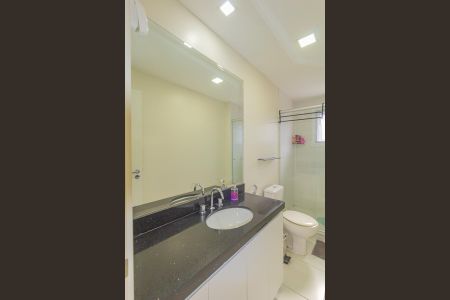 Casa de condomínio à venda com 160m², 3 quartos e 2 vagas Casa de condomínio à venda com 160m², 3 quartos e 2 vagasBanheiro da Suíte