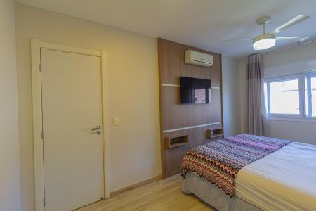 Casa de condomínio à venda com 160m², 3 quartos e 2 vagas Casa de condomínio à venda com 160m², 3 quartos e 2 vagasSuíte