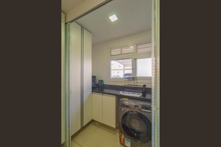 Casa de condomínio à venda com 160m², 3 quartos e 2 vagas Casa de condomínio à venda com 160m², 3 quartos e 2 vagasCozinha e Área de Serviço