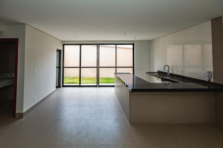 Casa à venda com 3 quartos, 121m² em Vila Cloris, Belo Horizonte