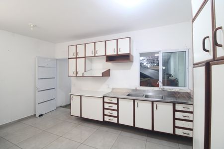 Sala/Cozinha de casa para alugar com 2 quartos, 165m² em Vila Marari, São Paulo