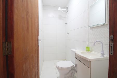 Banheiro de casa para alugar com 2 quartos, 165m² em Vila Marari, São Paulo