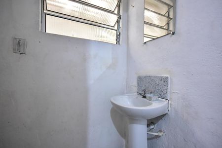 Banheiro de casa para alugar com 1 quarto, 60m² em Parque Regina, São Paulo