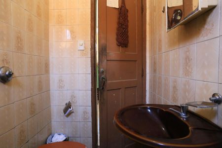 Casa à venda com 360m², 2 quartos e 2 vagasBanheiro