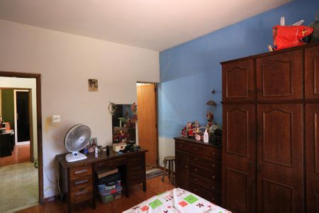 Casa à venda com 360m², 2 quartos e 2 vagasSuíte